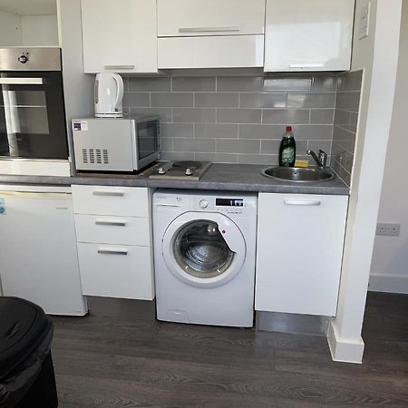 The Serviced Accommodations Харлоу Экстерьер фото
