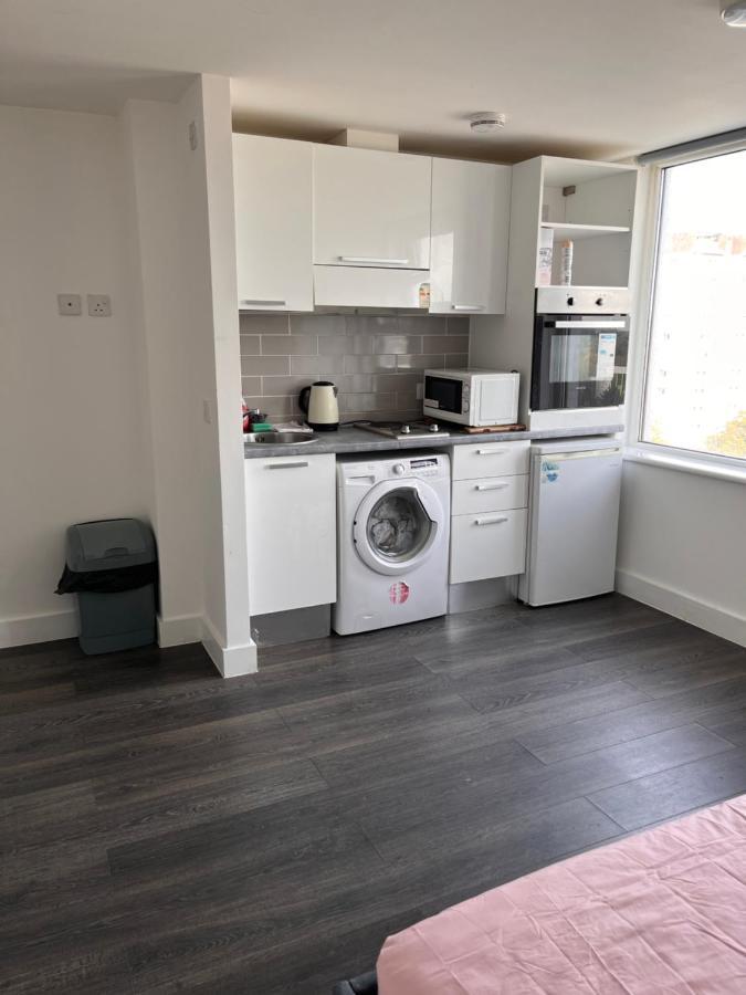 The Serviced Accommodations Харлоу Экстерьер фото