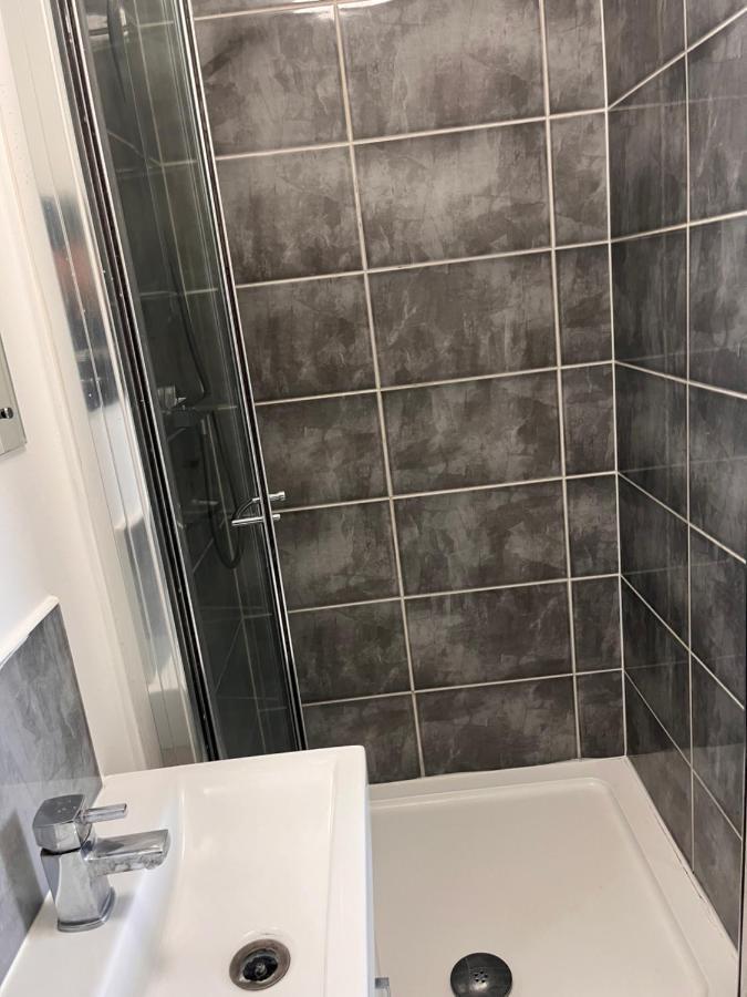 The Serviced Accommodations Харлоу Экстерьер фото