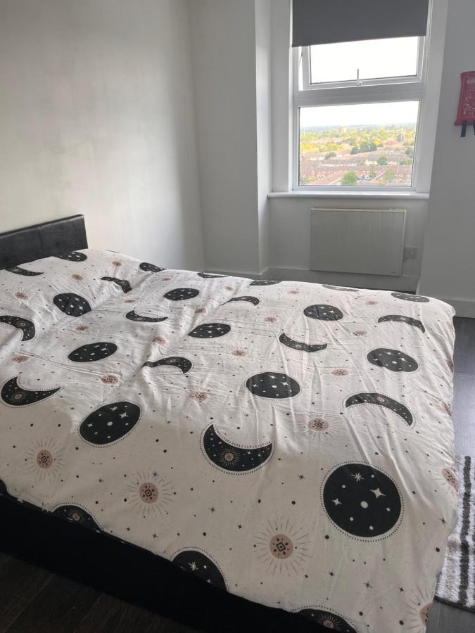 The Serviced Accommodations Харлоу Экстерьер фото